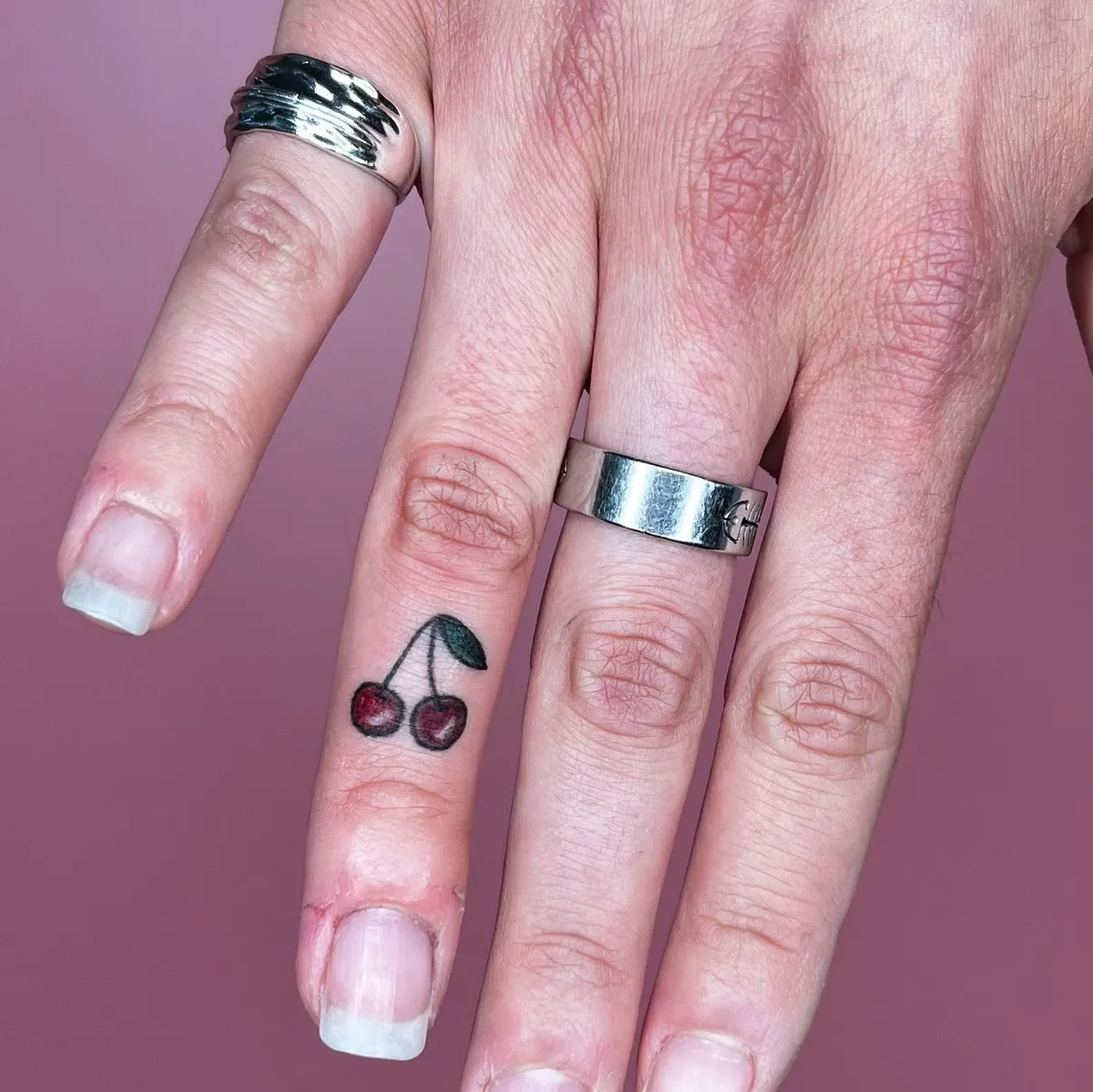 candy_ragequit_tattoo_zürich_007.webp - Image of Candy, Artist at Ragequit Tattoo Piercing Zurich