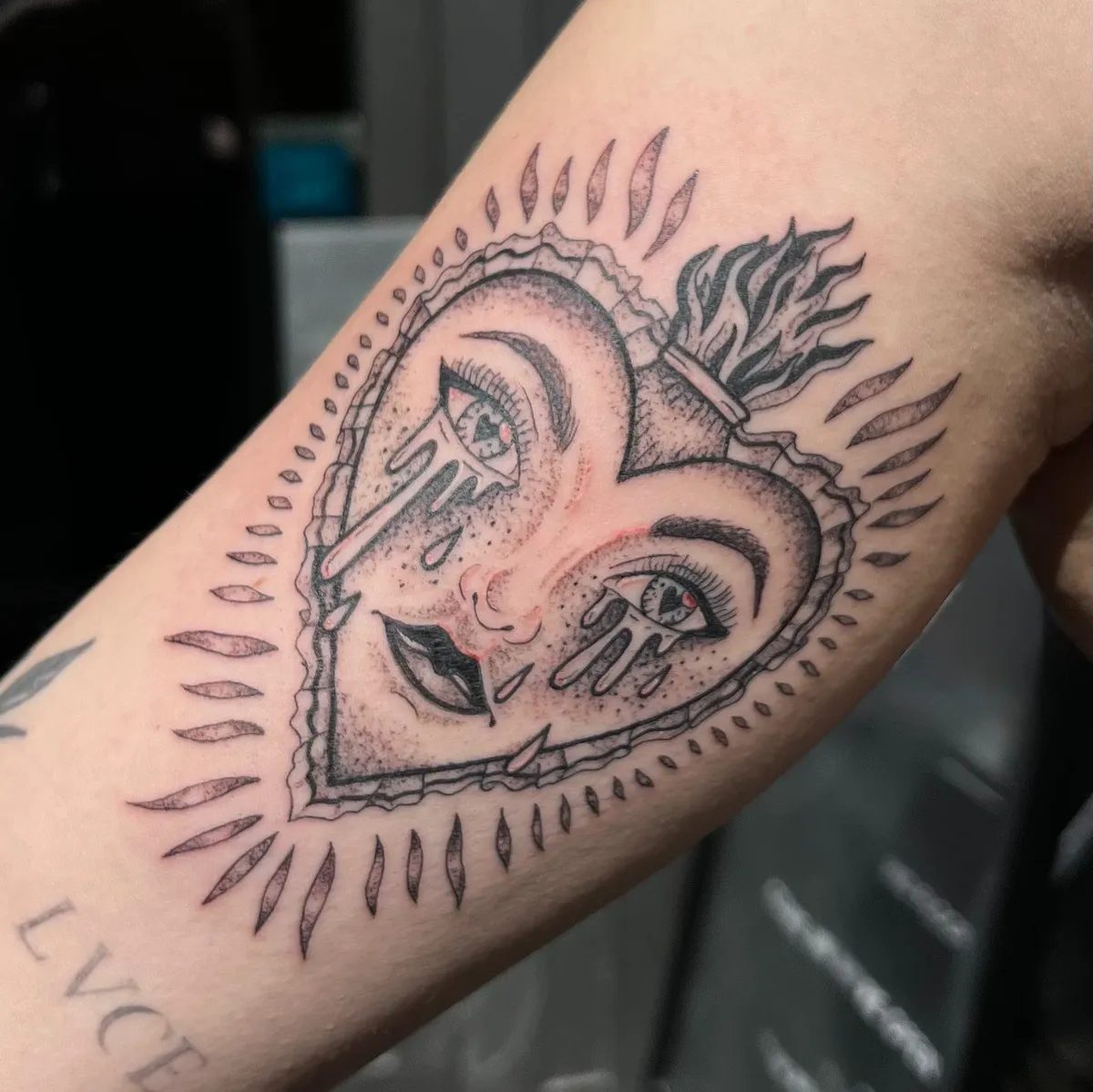 candy_ragequit_tattoo_zürich_045.webp - Image of Candy, Artist at Ragequit Tattoo Piercing Zurich