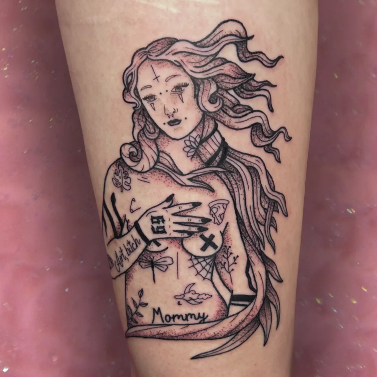 candy_ragequit_tattoo_zürich_054.webp - Image of Candy, Artist at Ragequit Tattoo Piercing Zurich