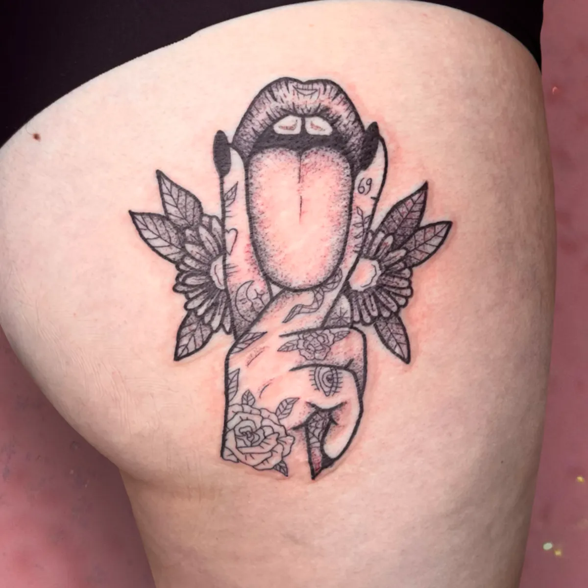 candy_ragequit_tattoo_zürich_056.webp - Image of Candy, Artist at Ragequit Tattoo Piercing Zurich