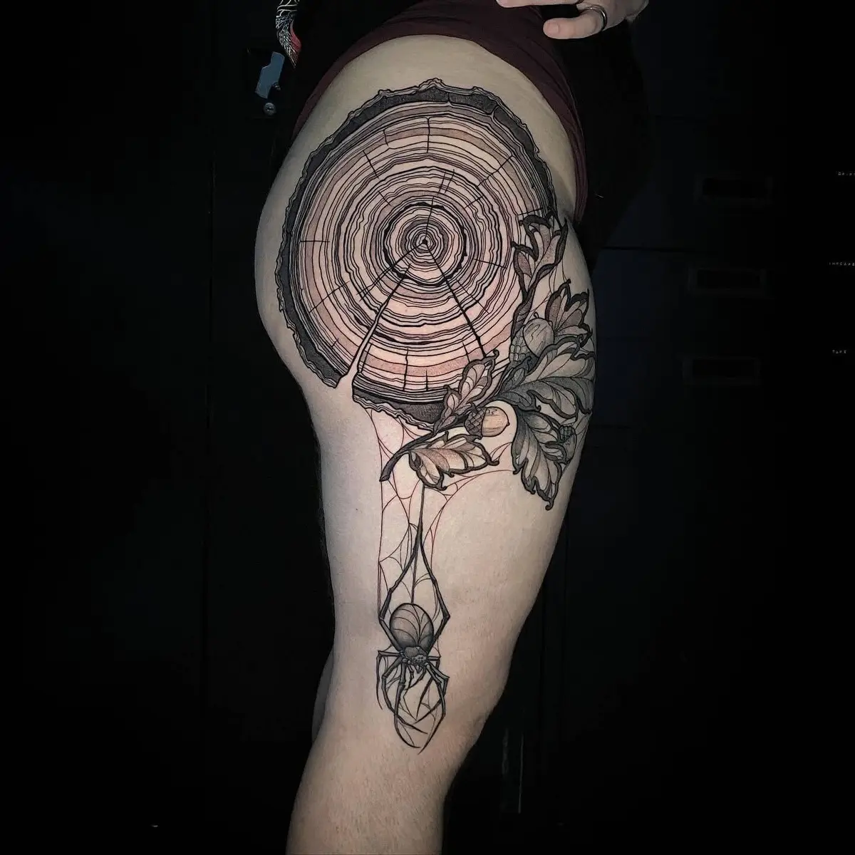 luna_ragequit_tattoo_zürich_009.webp - Image of Luna, Artist at Ragequit Tattoo Piercing Zurich