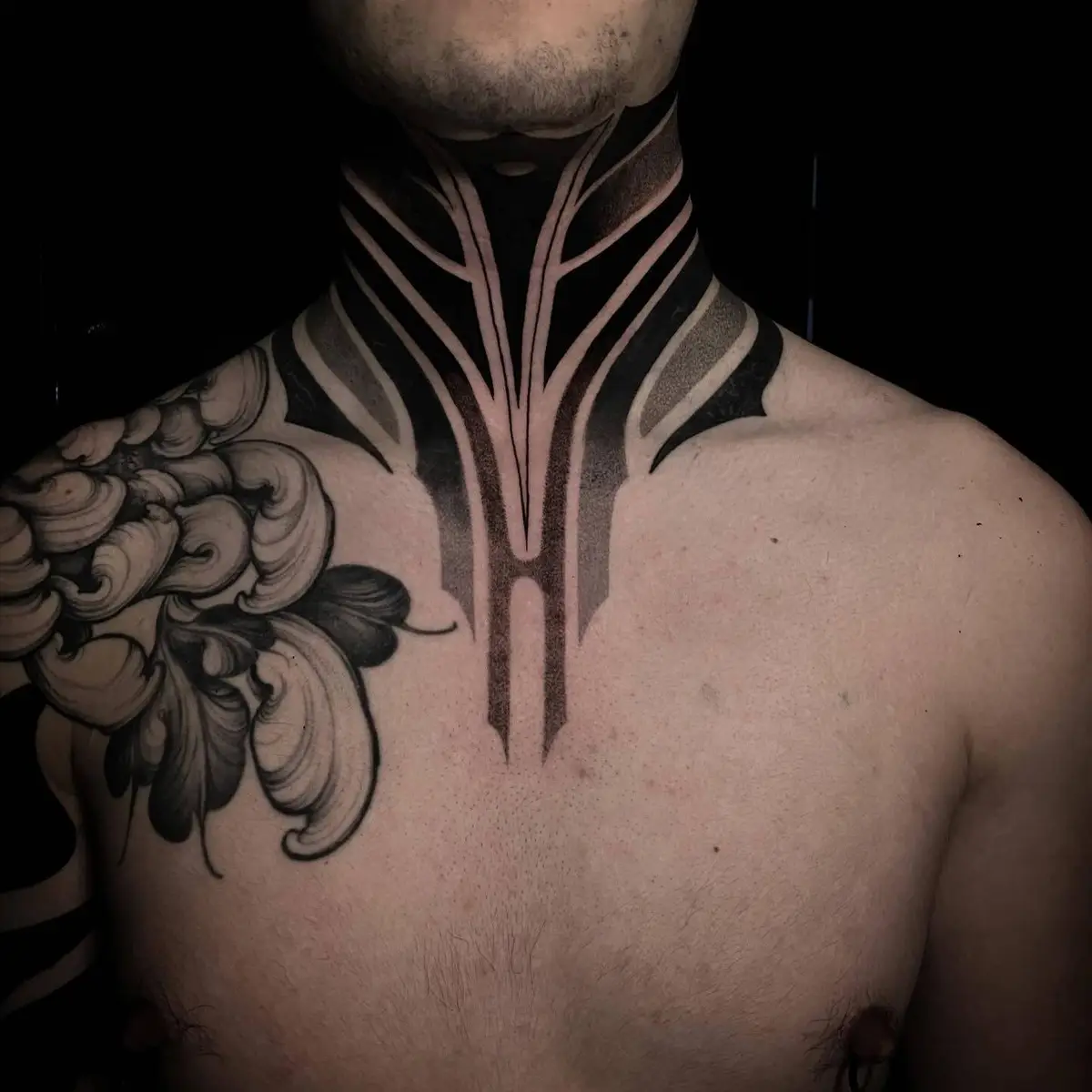 luna_ragequit_tattoo_zürich_015.webp - Image of Luna, Artist at Ragequit Tattoo Piercing Zurich