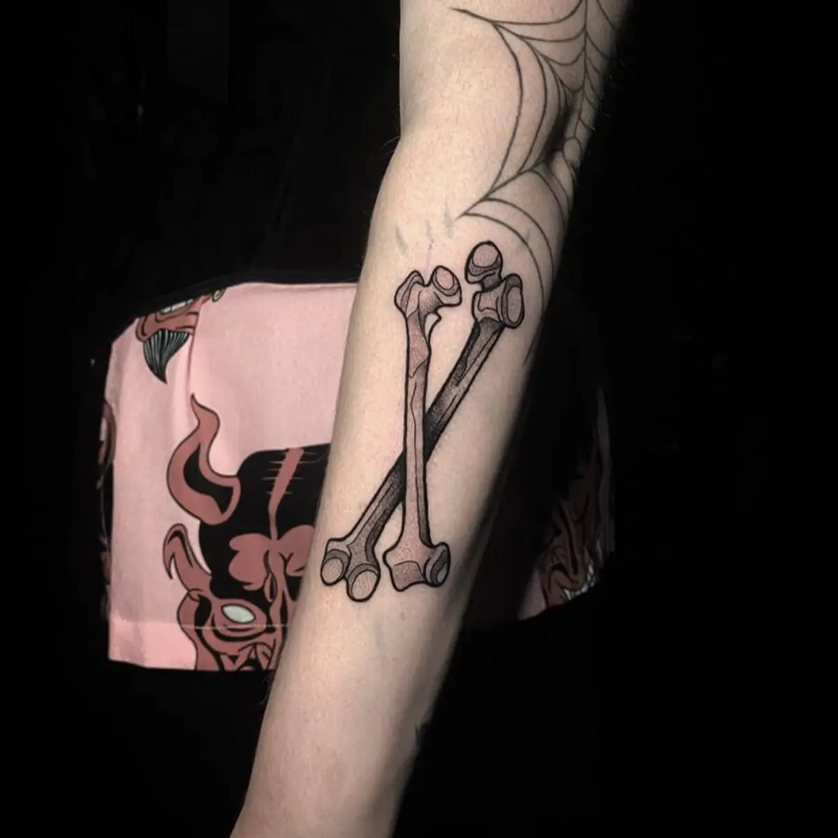 luna_ragequit_tattoo_zürich_017.webp - Image of Luna, Artist at Ragequit Tattoo Piercing Zurich