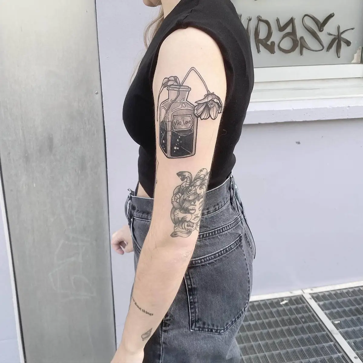 luna_ragequit_tattoo_zürich_028.webp - Image of Luna, Artist at Ragequit Tattoo Piercing Zurich