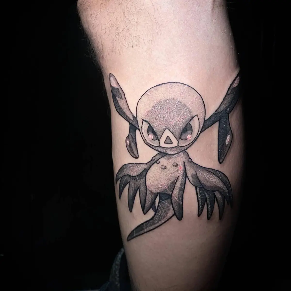 luna_ragequit_tattoo_zürich_032.webp - Image of Luna, Artist at Ragequit Tattoo Piercing Zurich