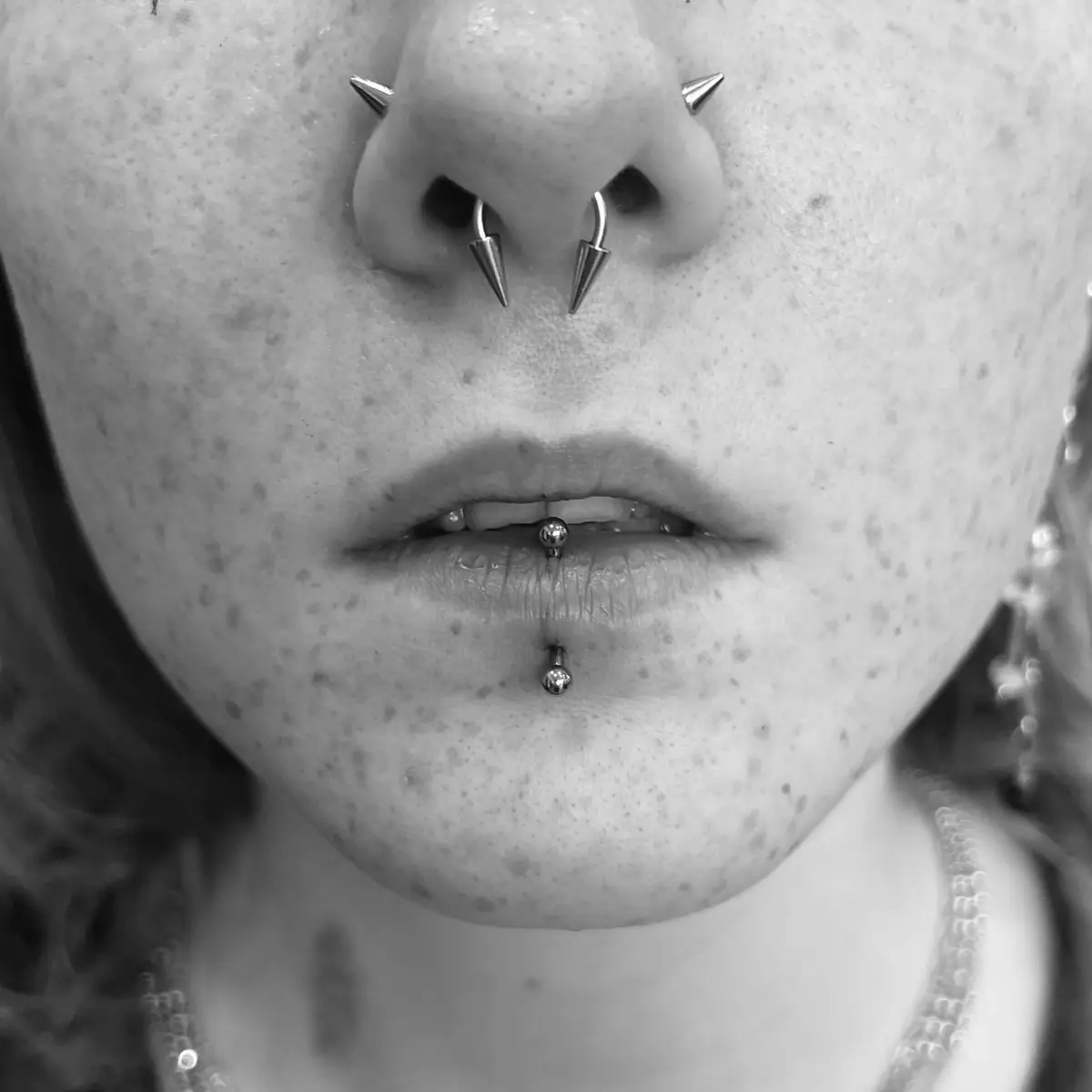 nina_ragequit_piercing_zürich_008.webp - Image of Nina, Artist at Ragequit Tattoo Piercing Zurich