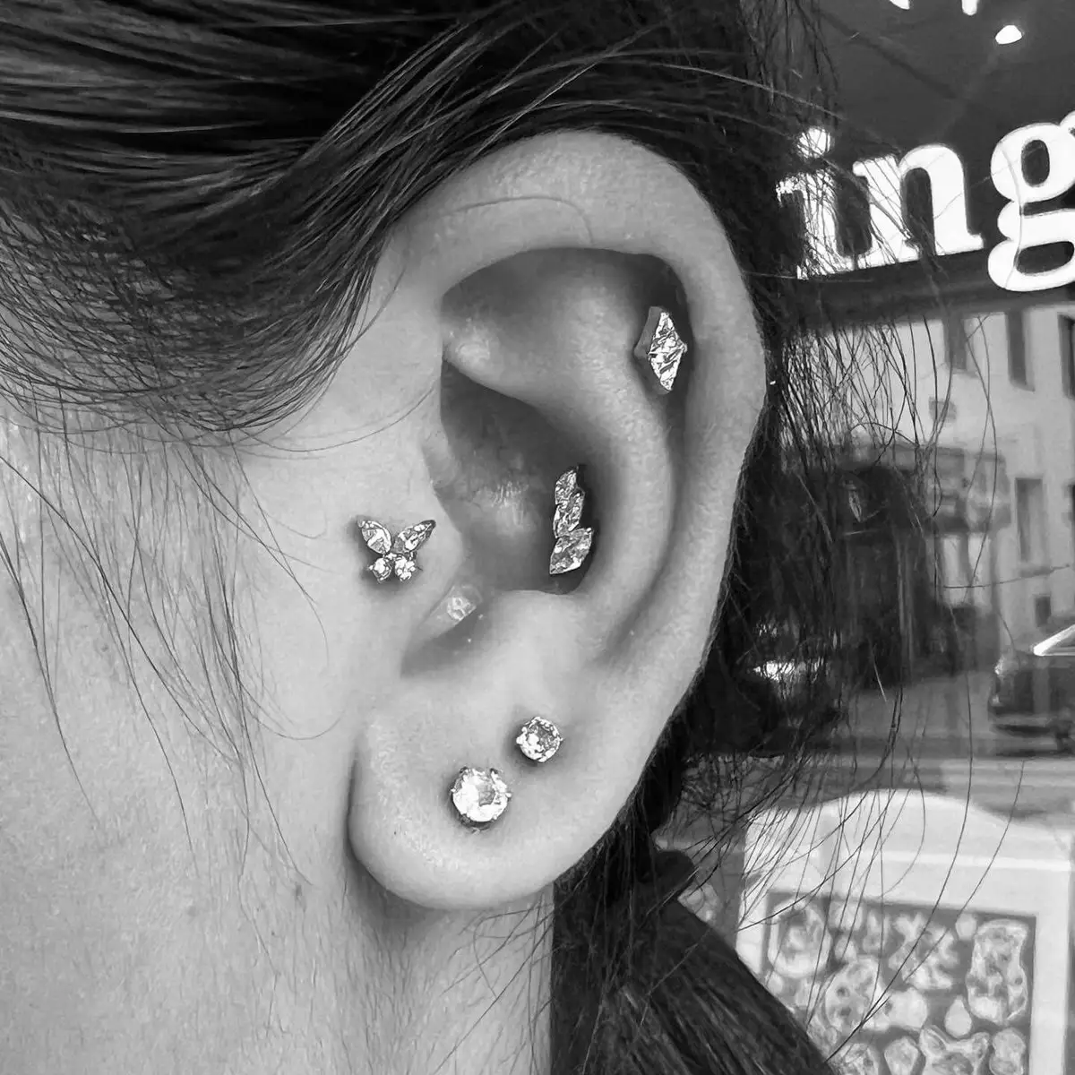 nina_ragequit_piercing_zürich_012.webp - Image of Nina, Artist at Ragequit Tattoo Piercing Zurich