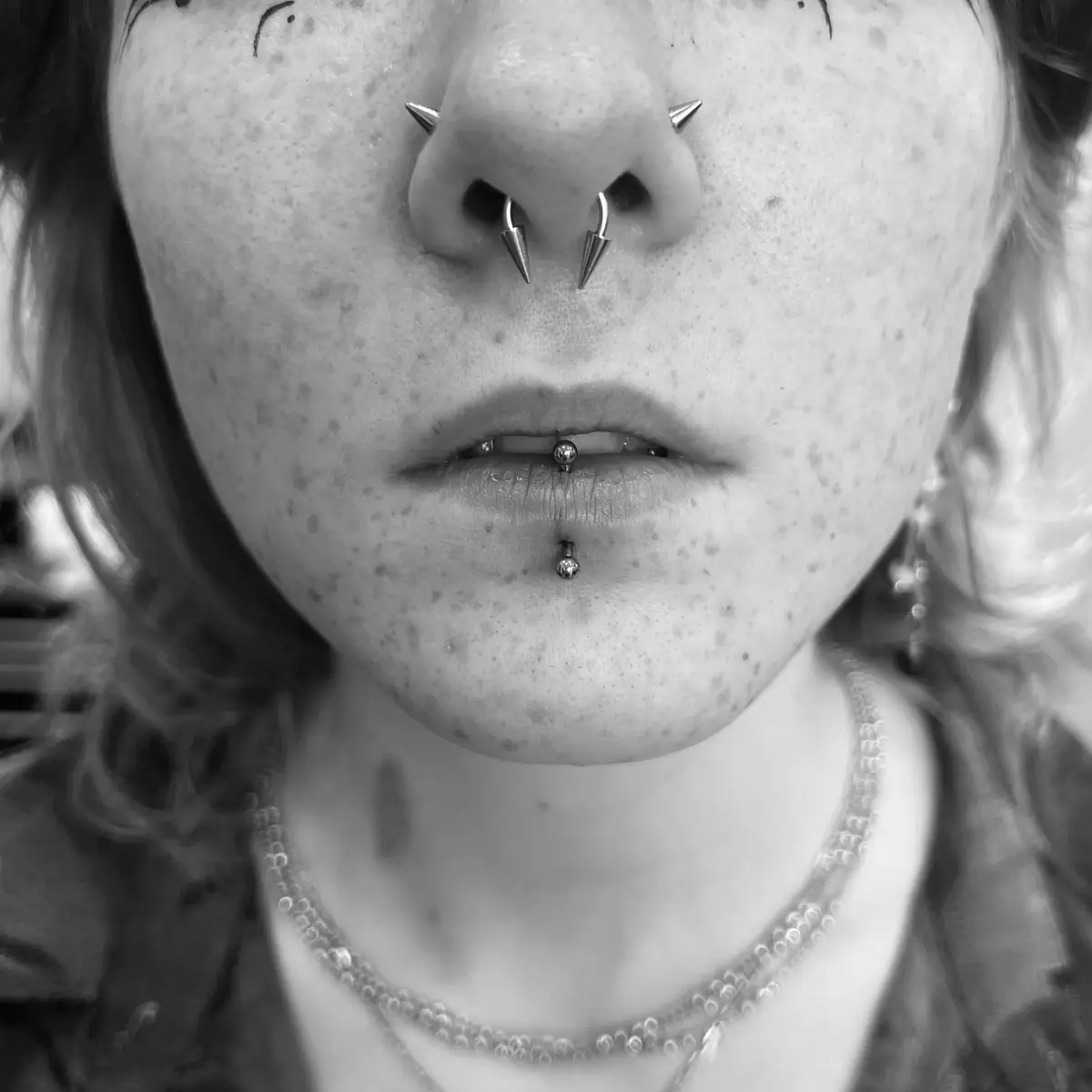 nina_ragequit_piercing_zürich_014.webp - Image of Nina, Artist at Ragequit Tattoo Piercing Zurich