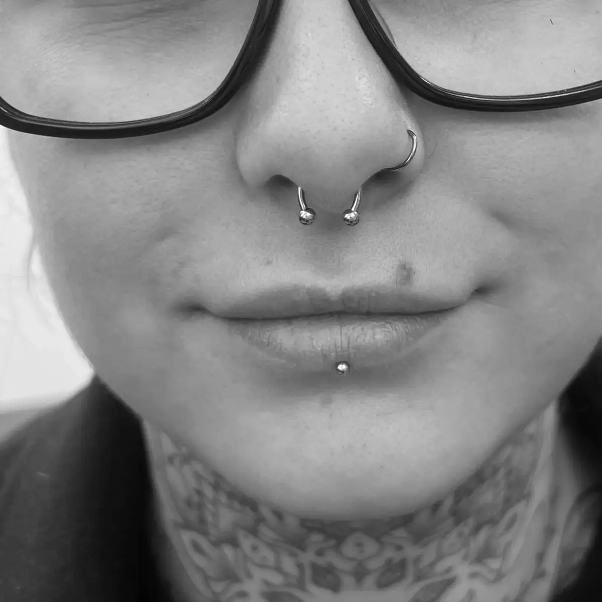 nina_ragequit_piercing_zürich_015.webp - Image of Nina, Artist at Ragequit Tattoo Piercing Zurich