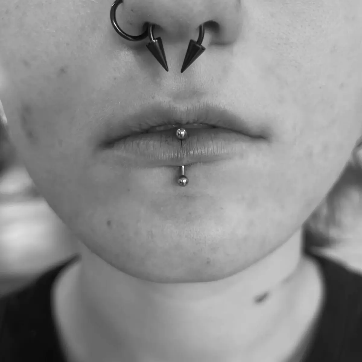 nina_ragequit_piercing_zürich_018.webp - Image of Nina, Artist at Ragequit Tattoo Piercing Zurich